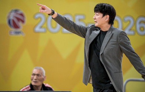 拼到了最后一刻！高速男篮79：84惜败上海，系列赛0：1落后